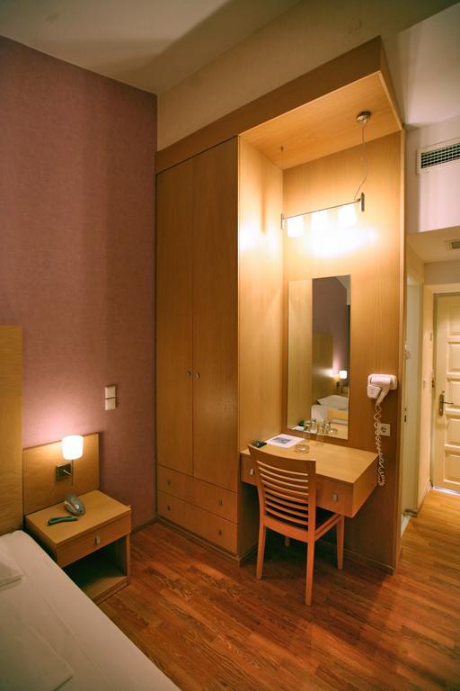 Sandy Bay Hotel Пломарион Номер фото