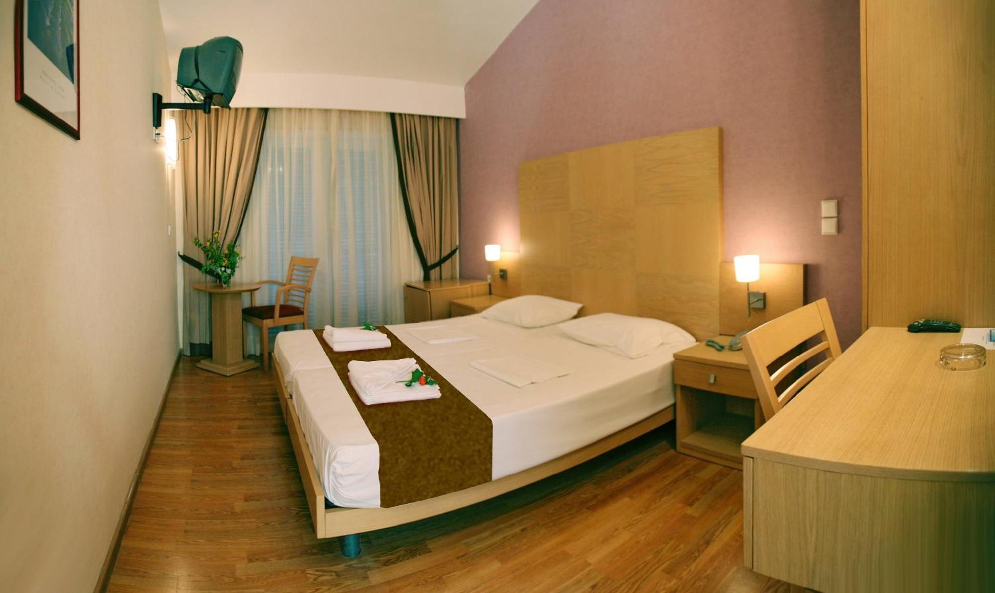 Sandy Bay Hotel Пломарион Номер фото