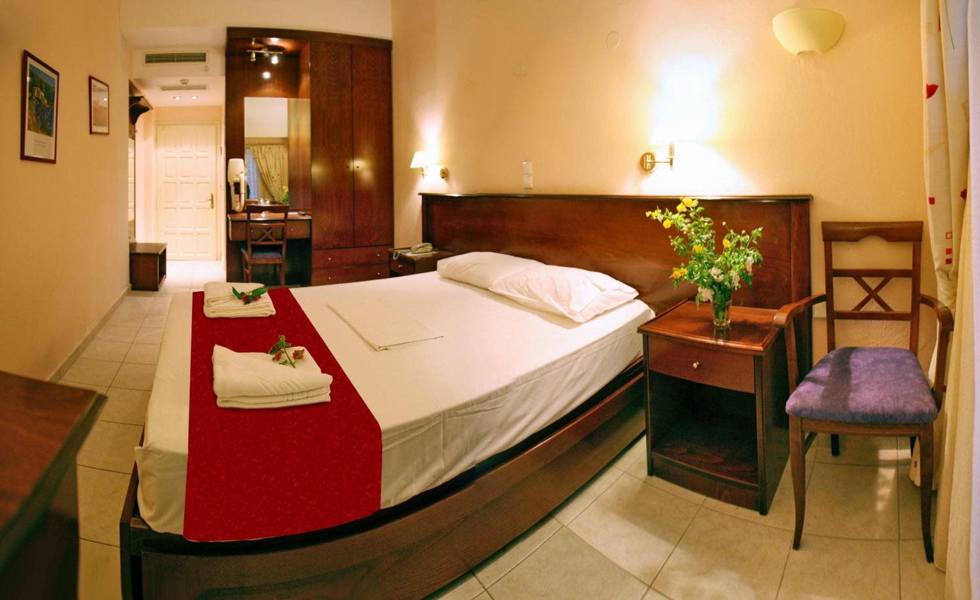 Sandy Bay Hotel Пломарион Номер фото