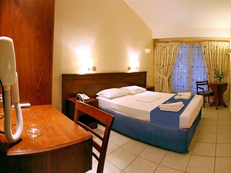 Sandy Bay Hotel Пломарион Экстерьер фото