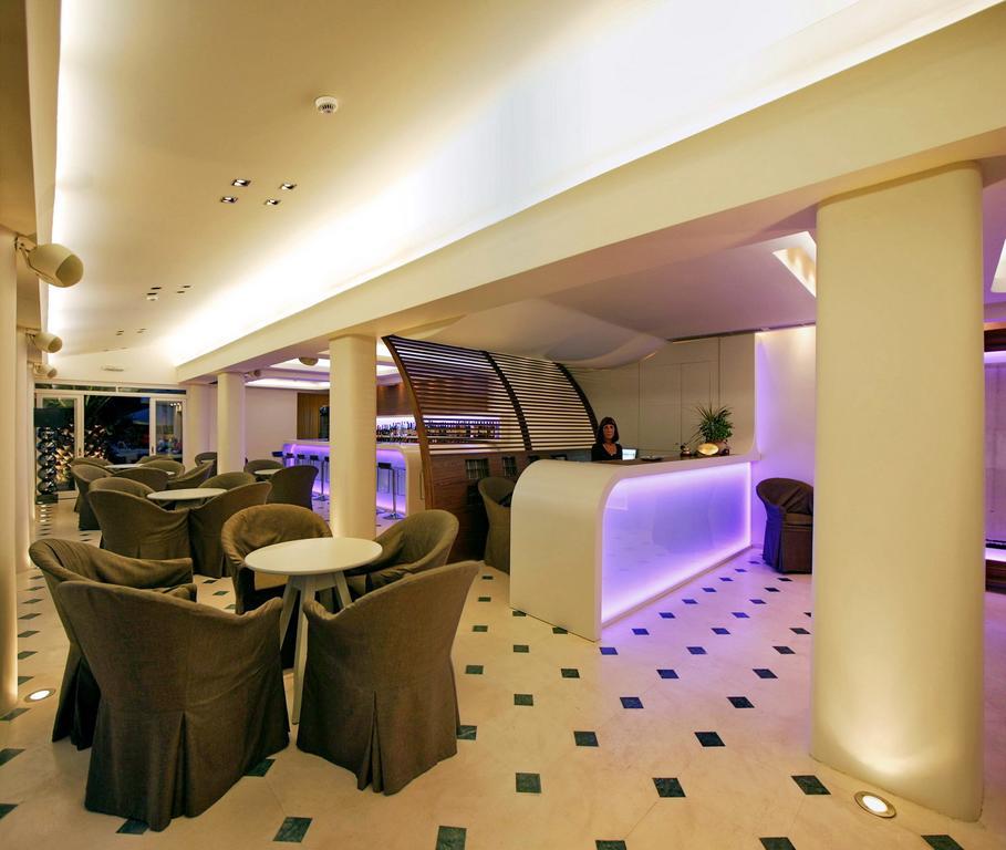 Sandy Bay Hotel Пломарион Экстерьер фото