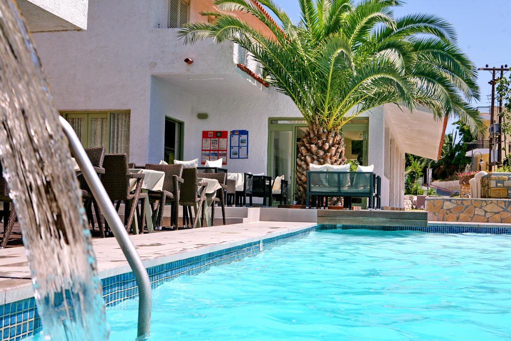 Sandy Bay Hotel Пломарион Экстерьер фото