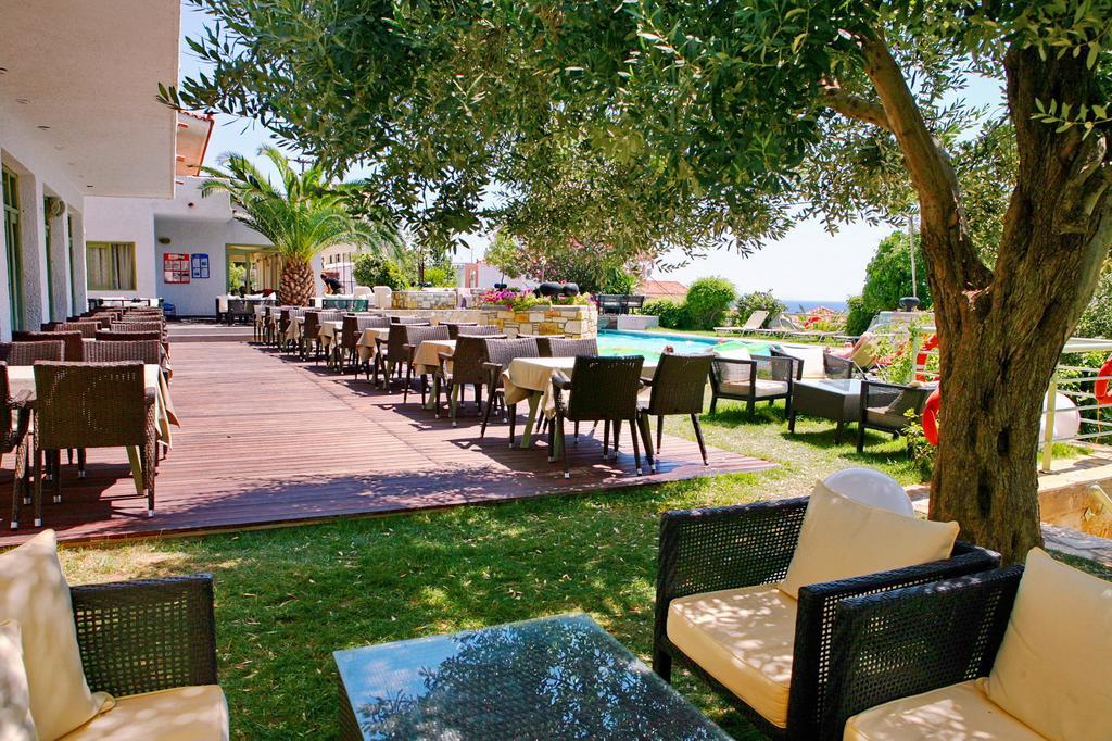 Sandy Bay Hotel Пломарион Экстерьер фото