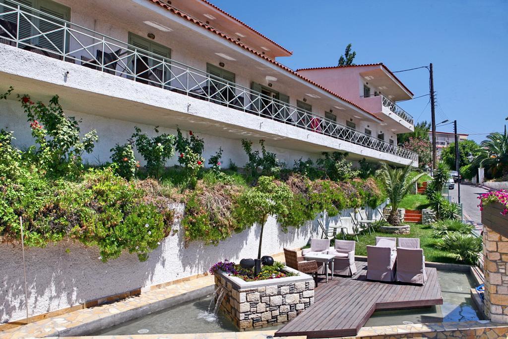 Sandy Bay Hotel Пломарион Экстерьер фото
