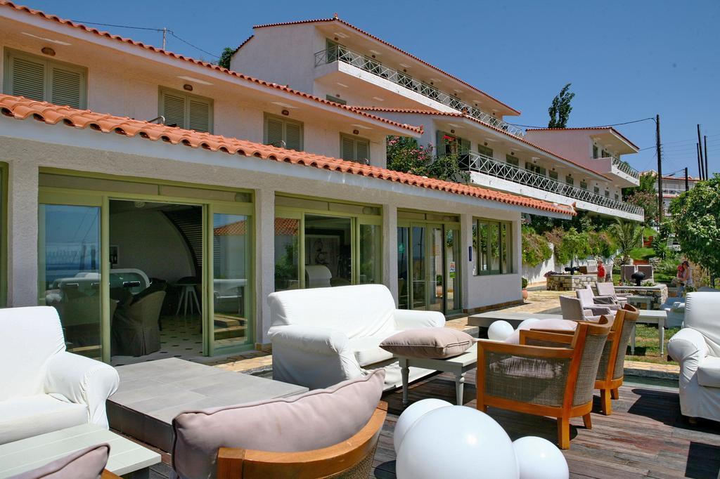 Sandy Bay Hotel Пломарион Экстерьер фото